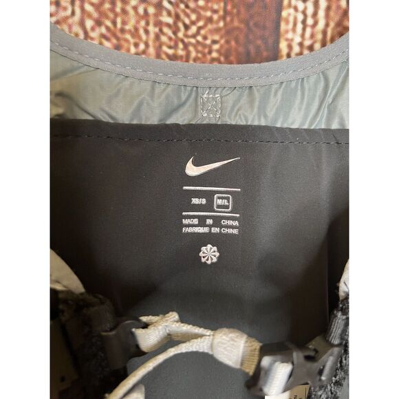 Nike Trail Kiger 4.0 Vest Running Black/Cool Wolf Grey/White Women MEDIUM/LARGE - Picture 4 of 4